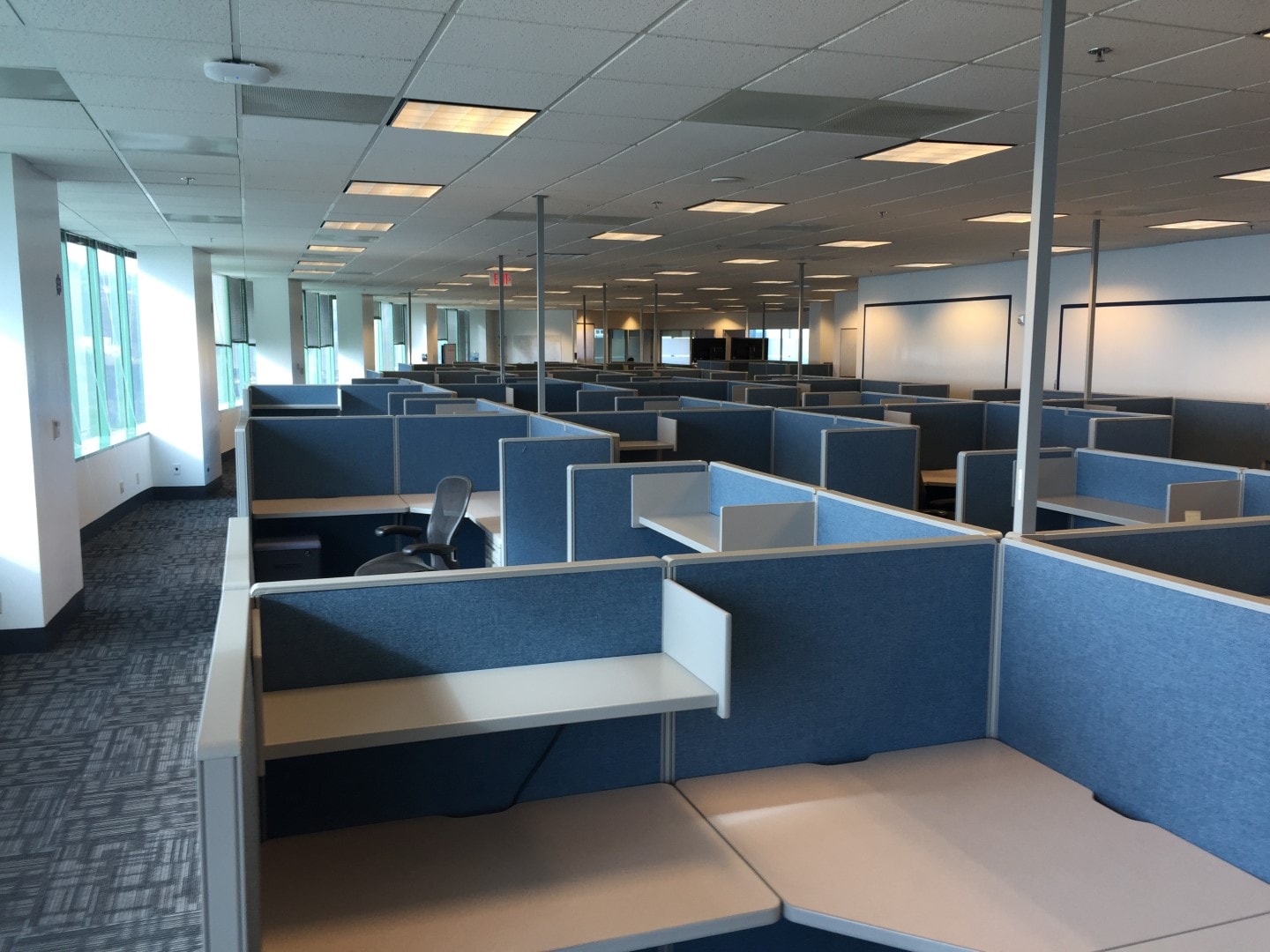Cubicles with short panels